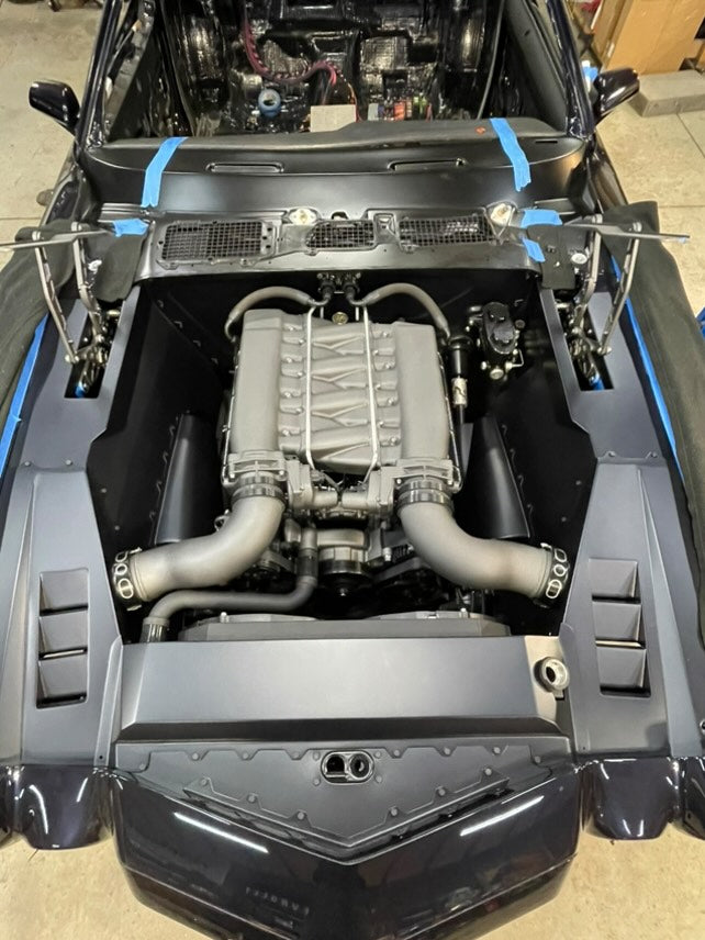 Performance engine bay with flush-fastened body panels